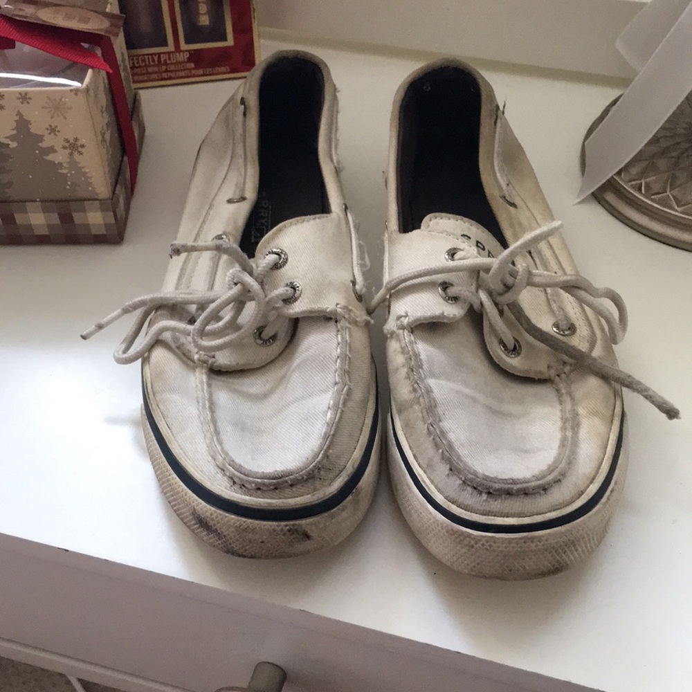 WHITE SPERRYS ☁️
